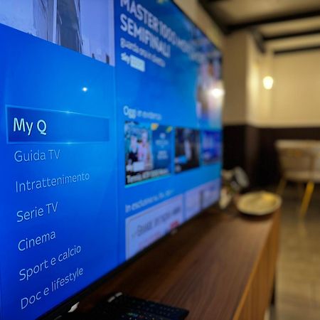 Ferienwohnung Regina Milano In Verona - Sky Tv, Wifi E Breakfast Box Exterior foto