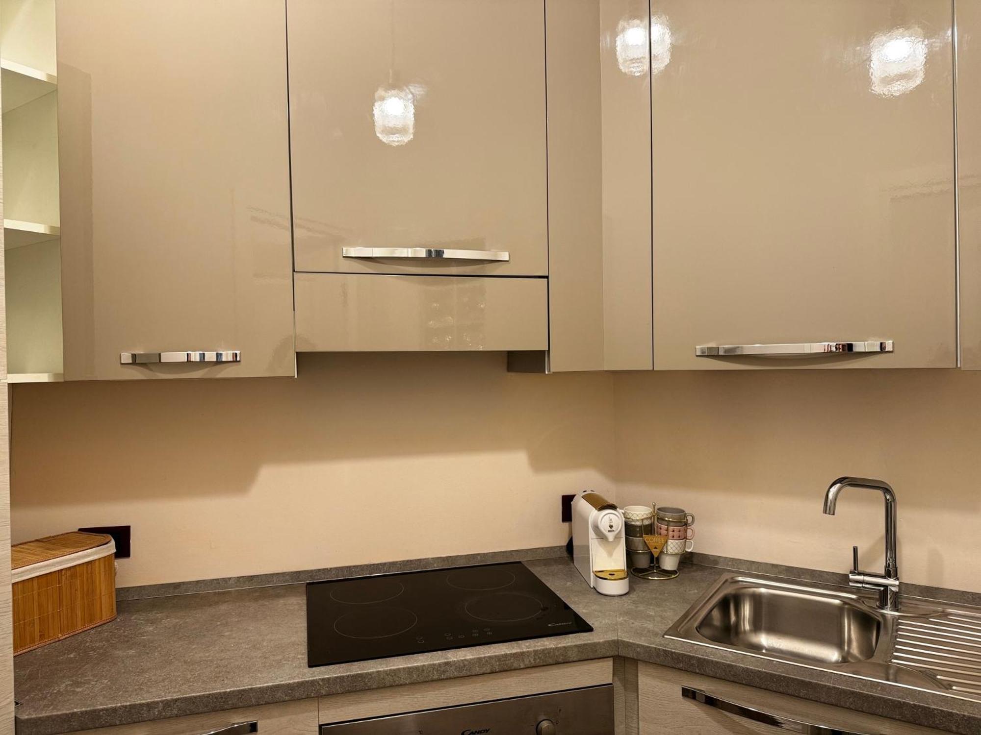 Ferienwohnung Regina Milano In Verona - Sky Tv, Wifi E Breakfast Box Exterior foto