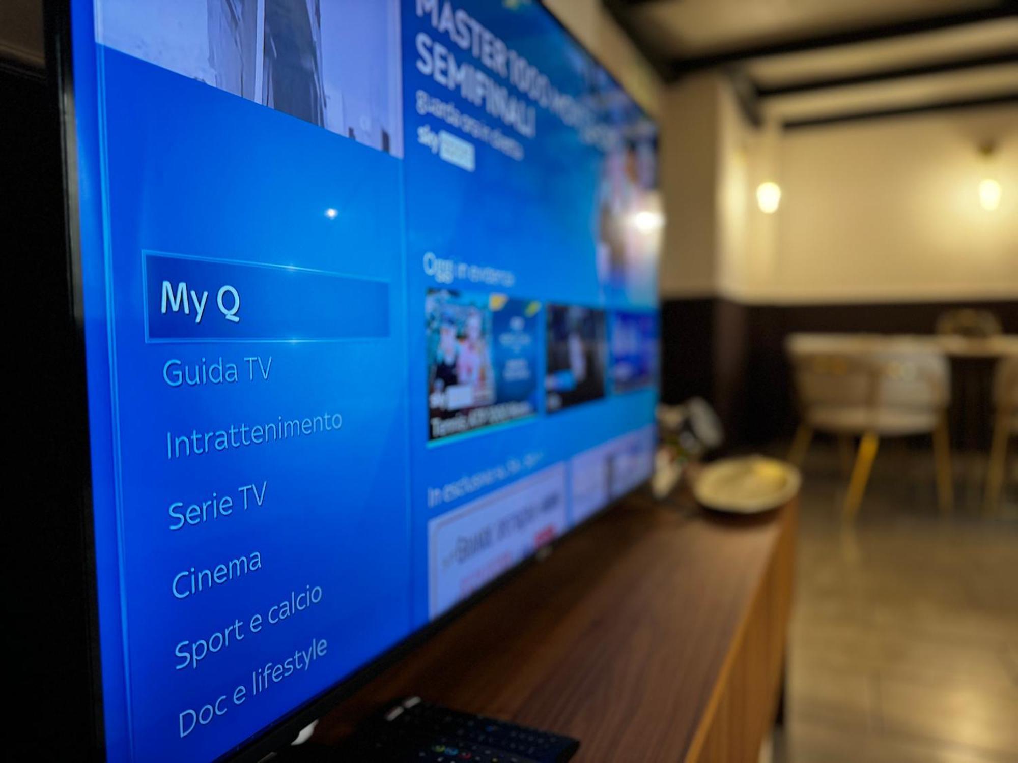 Ferienwohnung Regina Milano In Verona - Sky Tv, Wifi E Breakfast Box Exterior foto