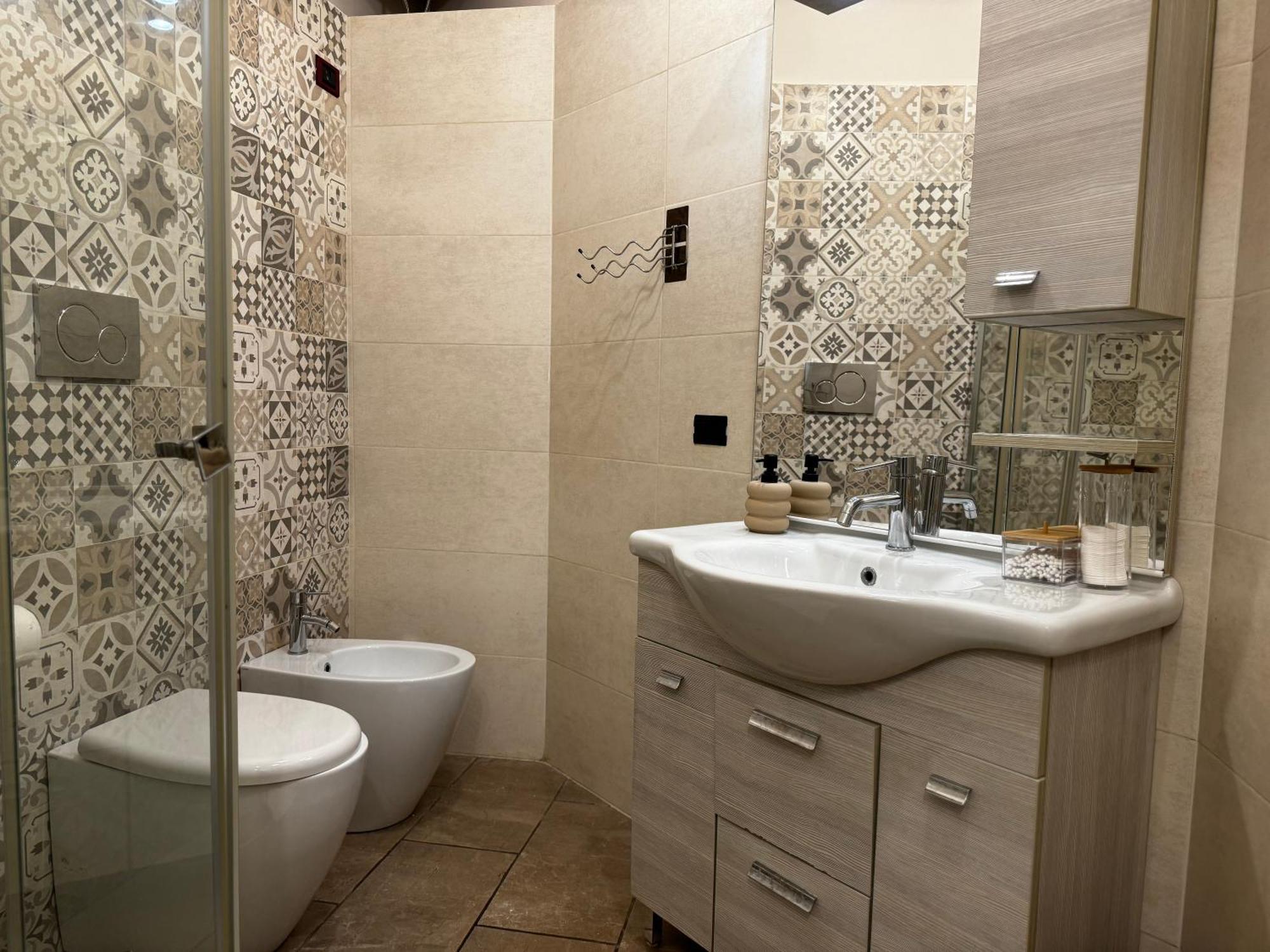Ferienwohnung Regina Milano In Verona - Sky Tv, Wifi E Breakfast Box Exterior foto