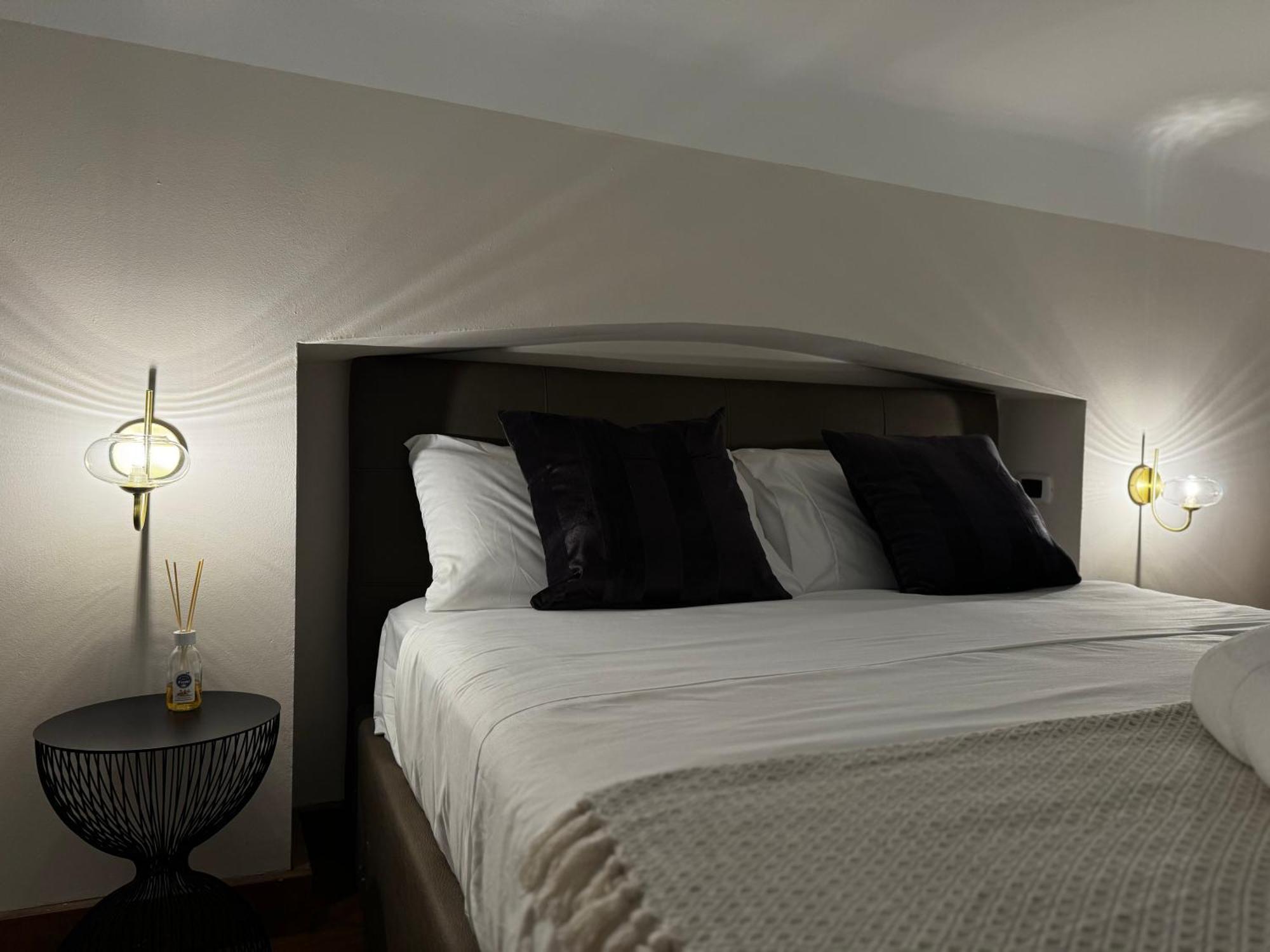Ferienwohnung Regina Milano In Verona - Sky Tv, Wifi E Breakfast Box Exterior foto